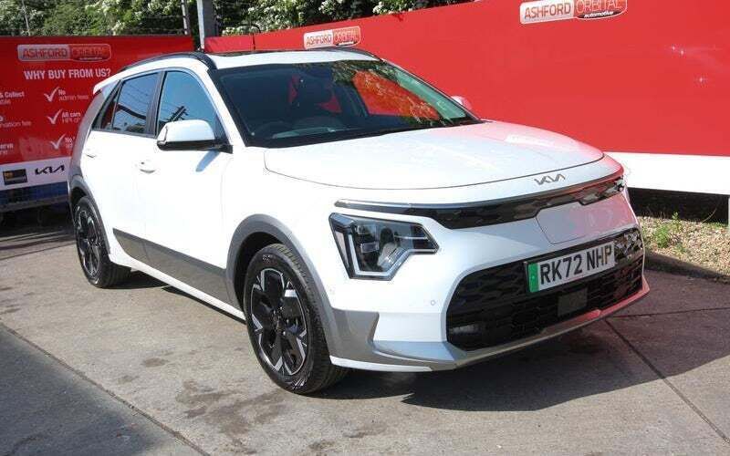 Used 2025 Kia e-Niro 4 SUV | £22,590 (A bit pricey) - Image 1/4