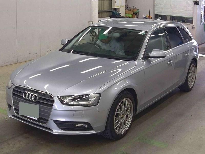 Used Audi A4 Advanced 2015 Silver Estate