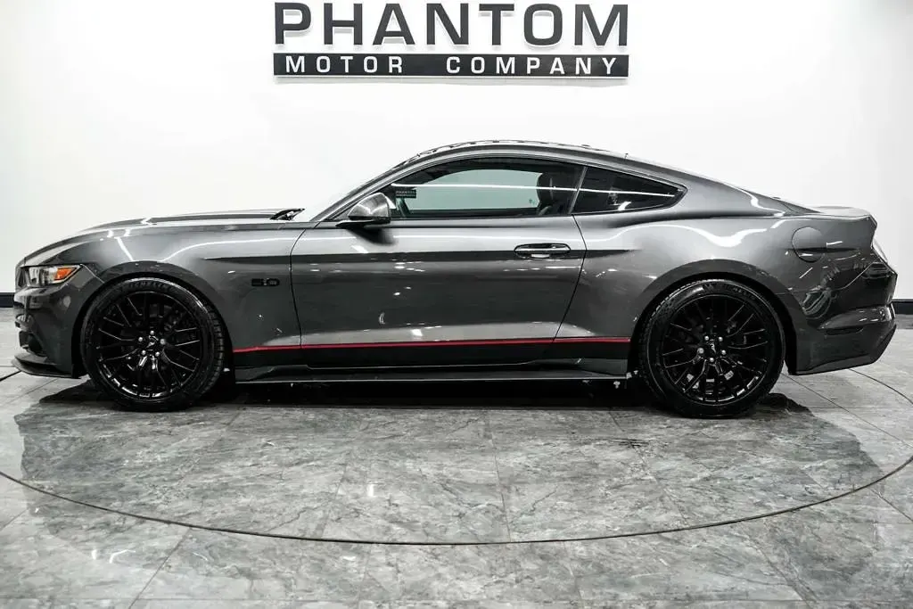 Used Ford Mustang GT Fastback 416 HP (305 kW) 2017 Grey Coupe