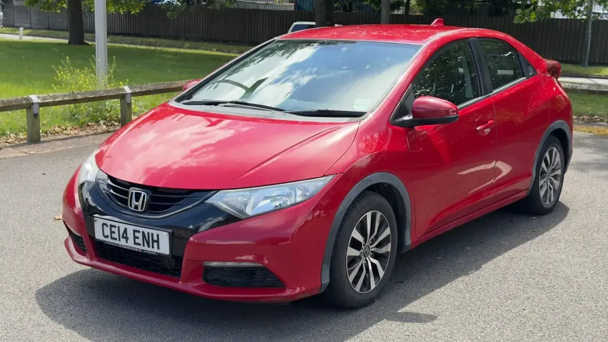 Used Honda Civic S 120 HP (88 kW) 2014 Red Hatchback