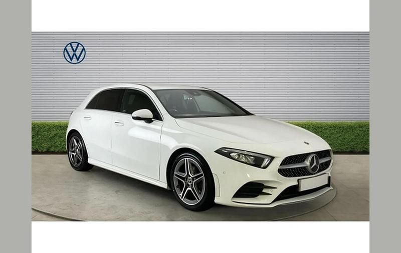 Used Mercedes A180 AMG Line Premium 136 HP (100 kW) 2019 White Hatchback