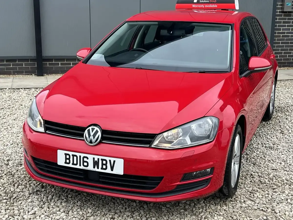 Used VW Golf VII Edition 125 HP (91 kW) 2016 Red Hatchback