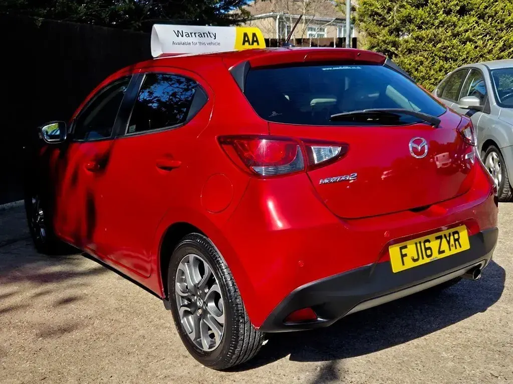 Używany Mazda 2 Inclusive 2016 Czerwony Hatchback