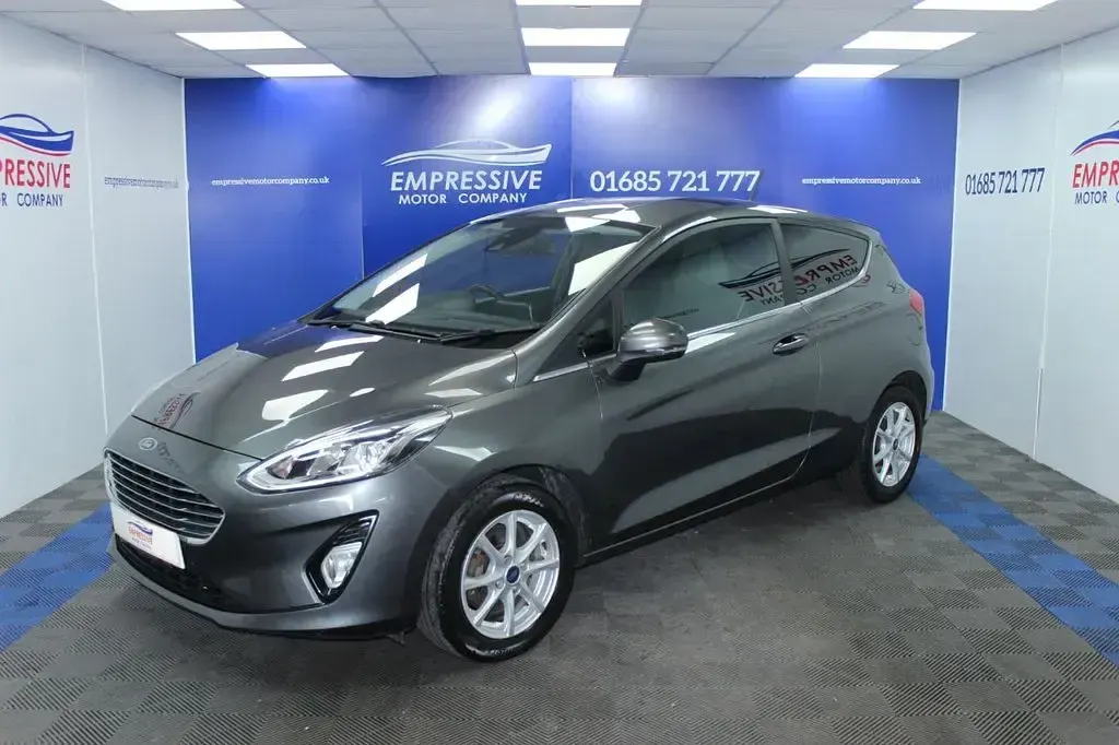 Used Ford Fiesta Zetec 100 HP (73 kW) 2019 Grey Hatchback