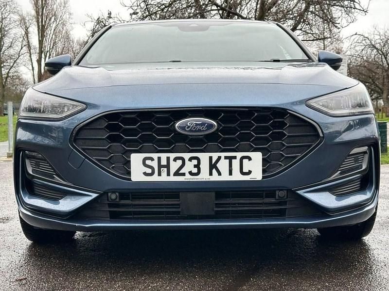 Begagnad Ford Focus ST-Line 125 HK (91 kW) 2023 Blå Halvkombi