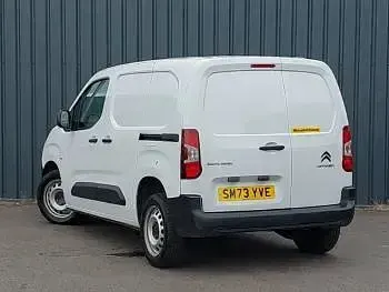 Used Citroën Berlingo 100 HP (73 kW) 2024 White MPV