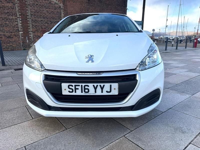 Used Peugeot 208 Access 2016 White Hatchback