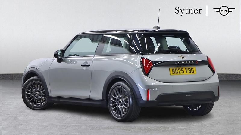 Usado Mini Cooper S Hatch 201 HP (147 kW) 2025 Prateado Citadino
