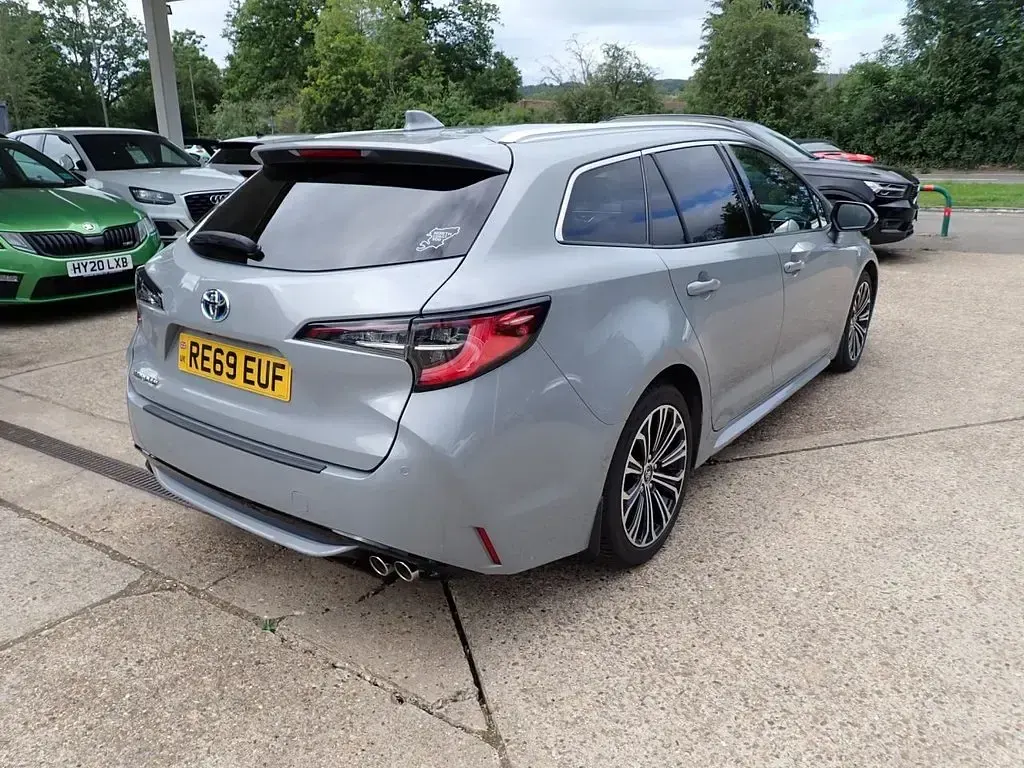 Used Toyota Corolla 184 HP (135 kW) 2019 Grey Estate