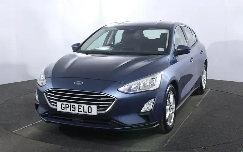 Used Ford Focus Zetec 125 HP (91 kW) 2019 Blue Hatchback