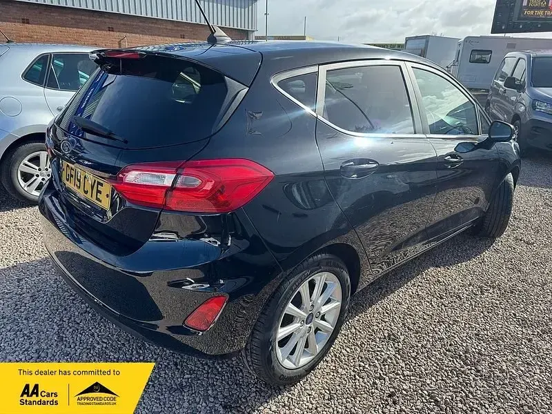 Usado Ford Fiesta Titanium 100 HP (73 kW) 2019 Preto Citadino
