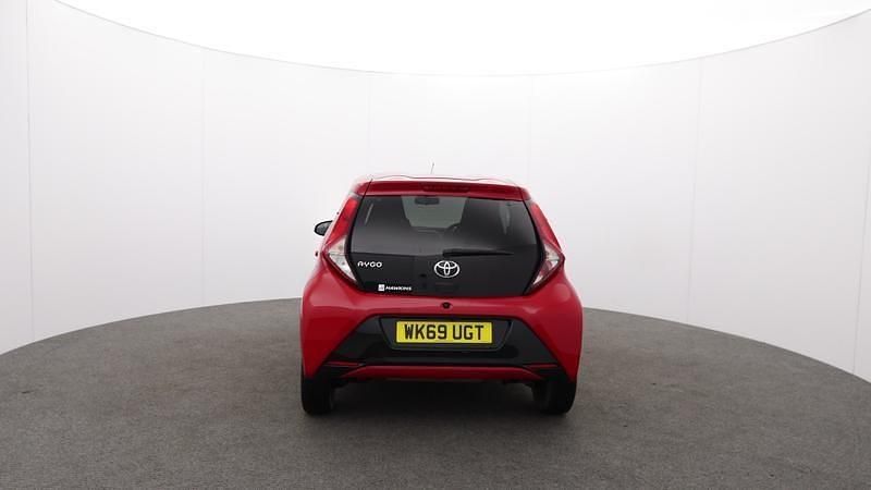 Used Toyota Aygo Trend 71 HP (52 kW) 2019 Red Hatchback