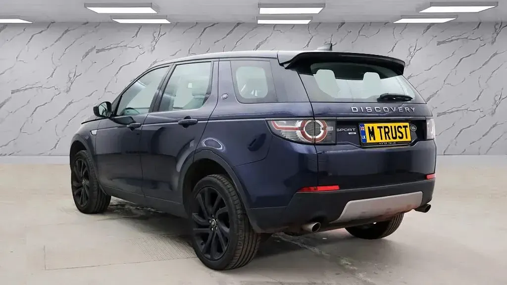 Used Land Rover Discovery Sport HSE 180 HP (132 kW) 2019 Blue SUV