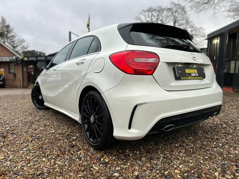 Used Mercedes A180 AMG 109 HP (80 kW) 2014 White Hatchback