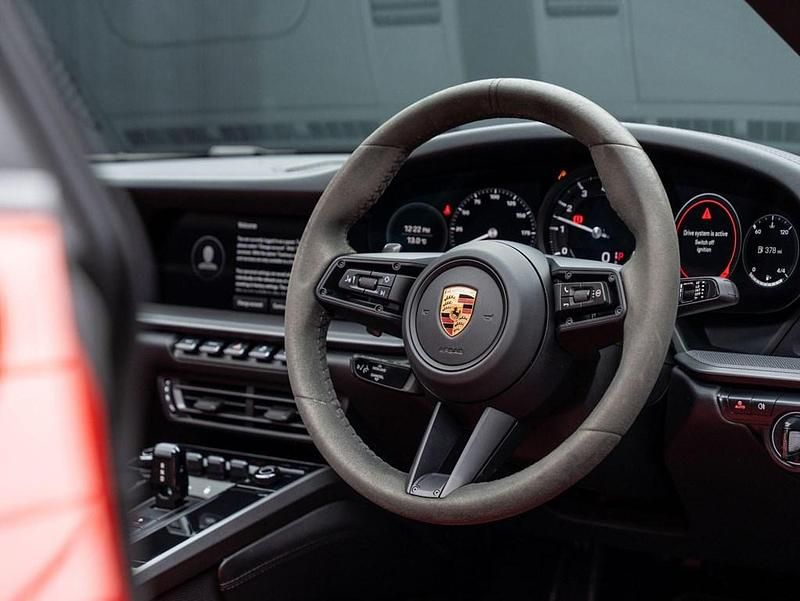 Usado Porsche 992 2022 Vermelho Cabrios