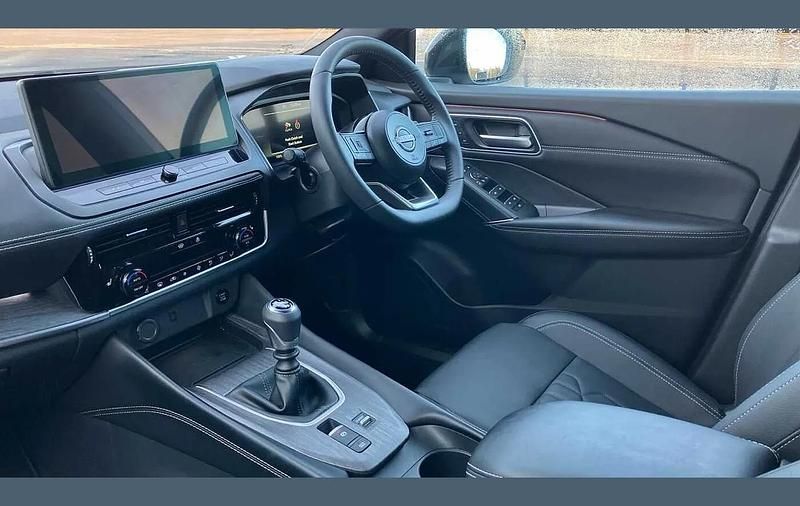 Used Nissan Qashqai Tekna 138 HP (101 kW) 2025 Silver SUV