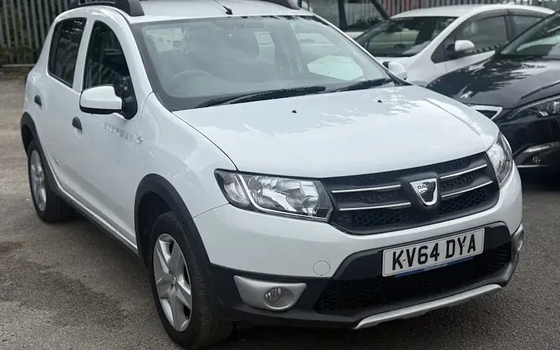 Used Dacia Sandero Lauréate 90 HP (66 kW) 2016 Hatchback