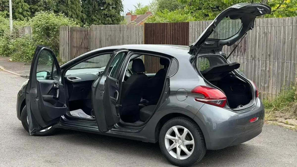 Used Peugeot 208 Active 2016 Grey Hatchback