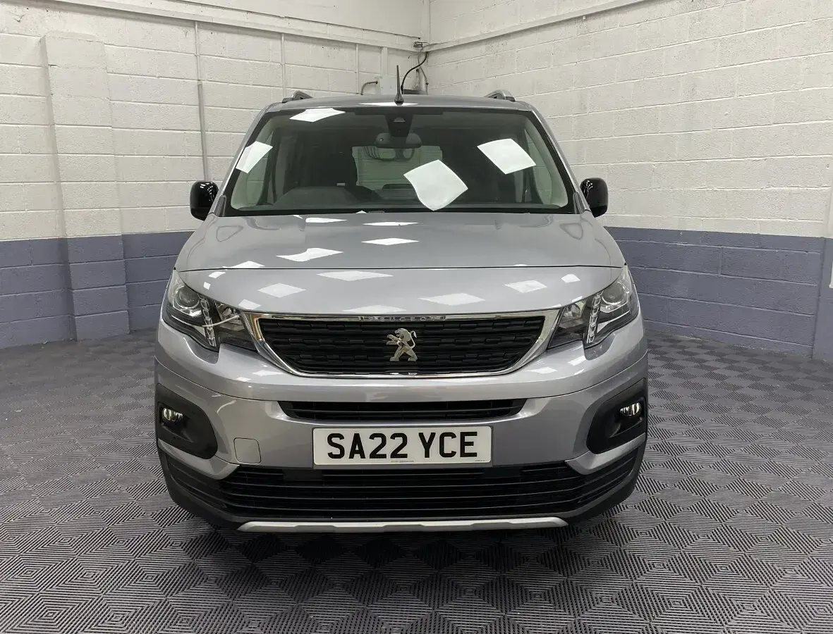 Used Peugeot Rifter Allure 100 HP (73 kW) 2022 Grey MPV