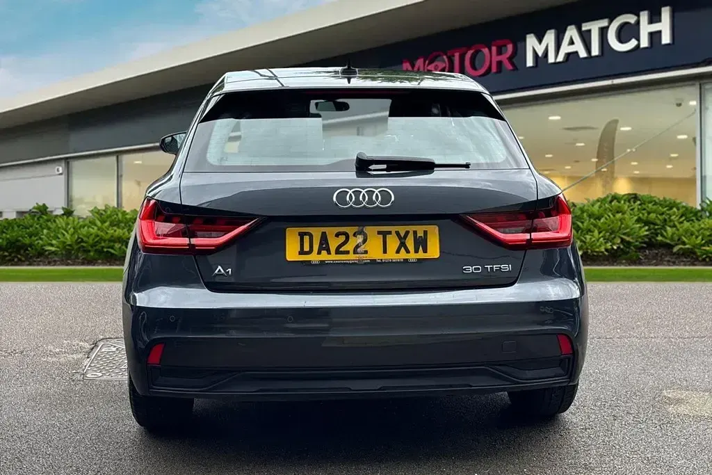 Usado Audi A1 Sportback Sport 2022 Cinzento Citadino