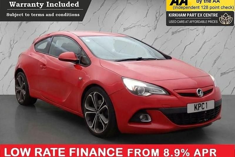 Used Vauxhall Astra GTC Edition 140 HP (102 kW) 2014 Red Coupe