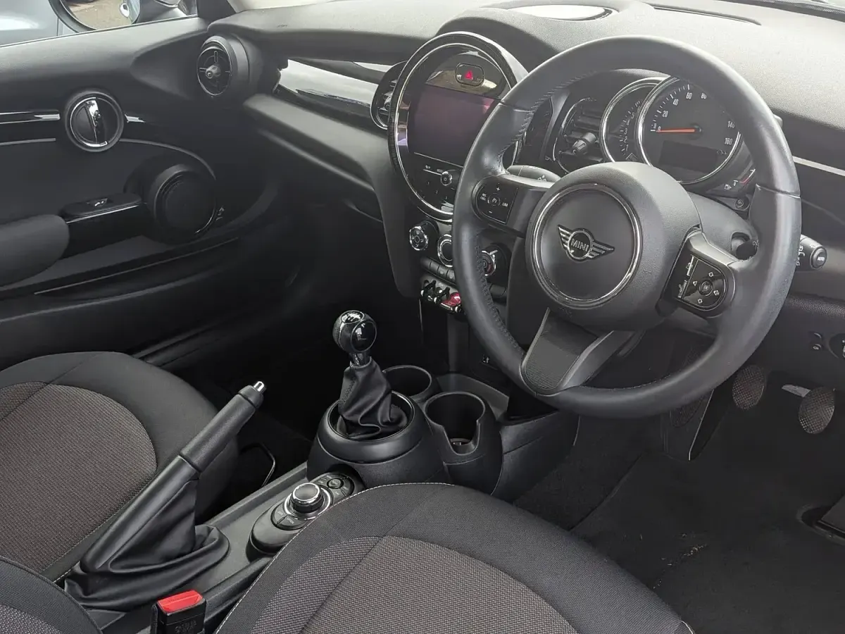 Used Mini ONE Classic 102 HP (75 kW) 2022 Grey Hatchback