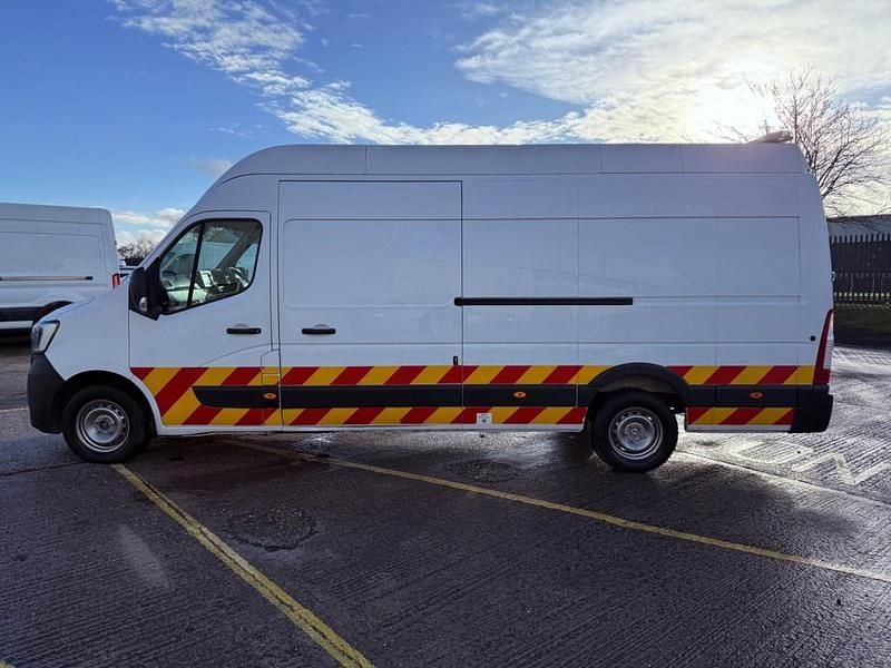Used Renault Master Business 2020 White Van