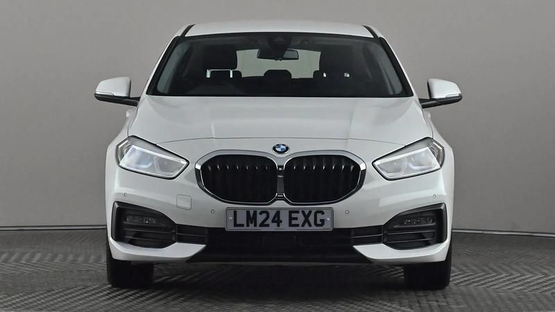Used BMW 118 Comfort Edition 136 HP (100 kW) 2024 White Hatchback