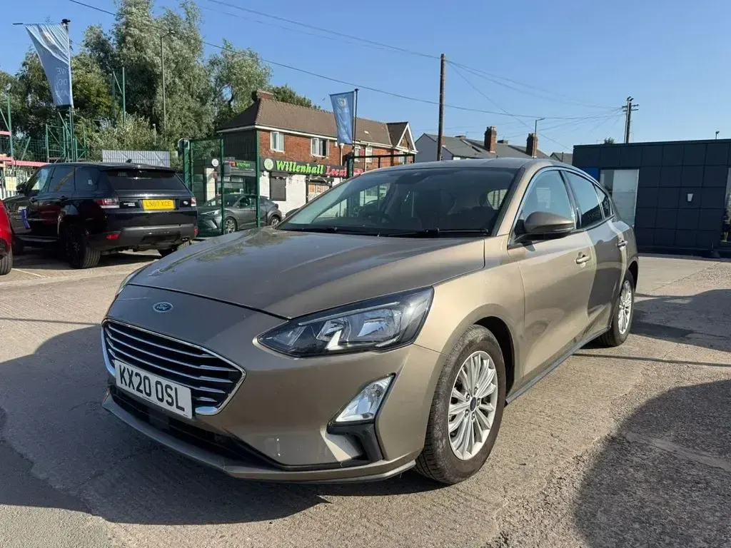 Used Ford Focus Titanium 125 HP (91 kW) 2020 Silver Hatchback