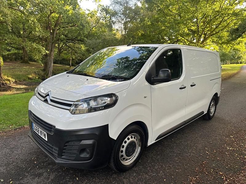 White Used 2018 Citroën Dispatch MPV | £6,750 (A bit pricey) - Image 1/4