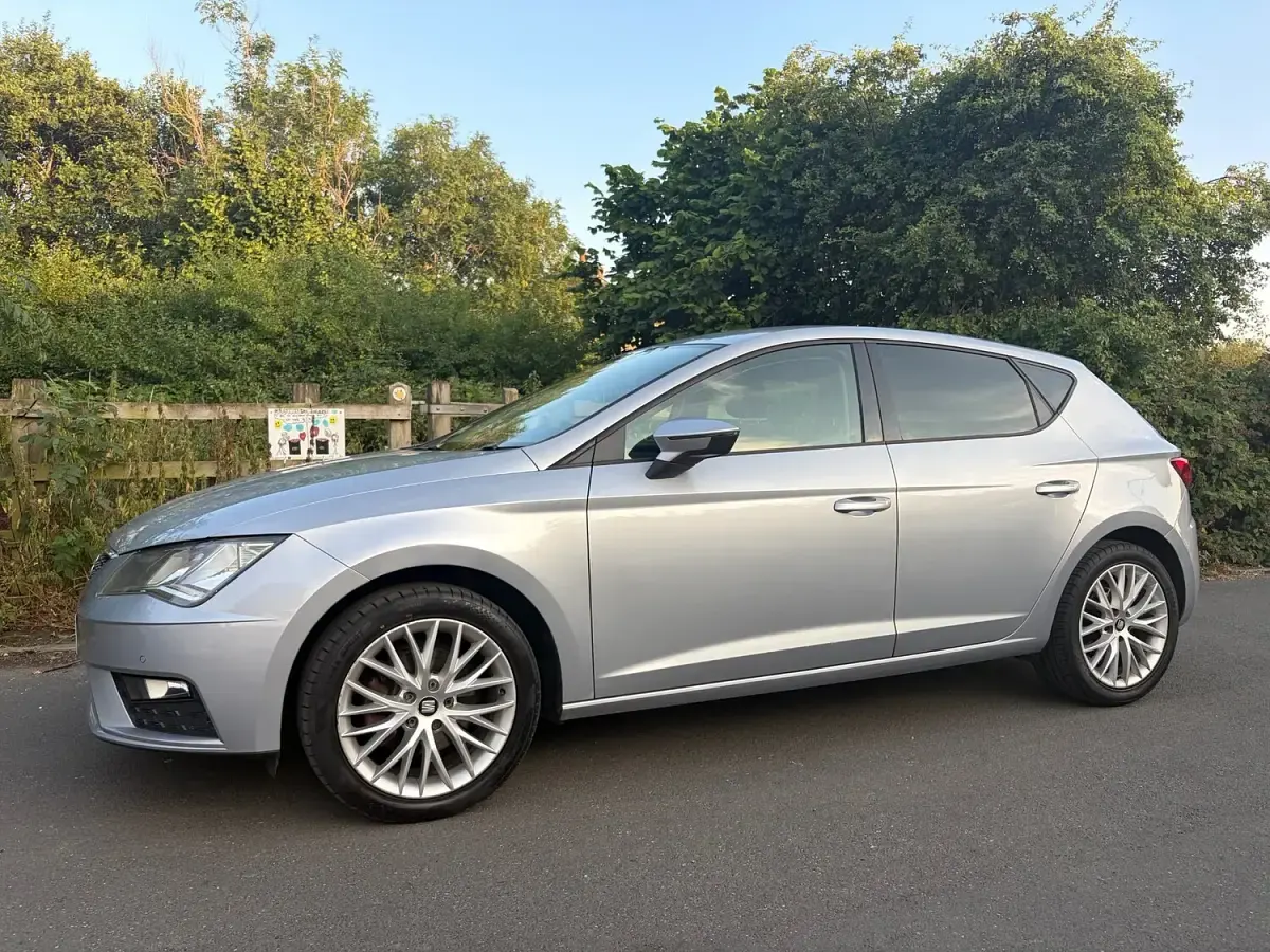 Used Seat Leon SE Dynamic 2019 Silver Hatchback