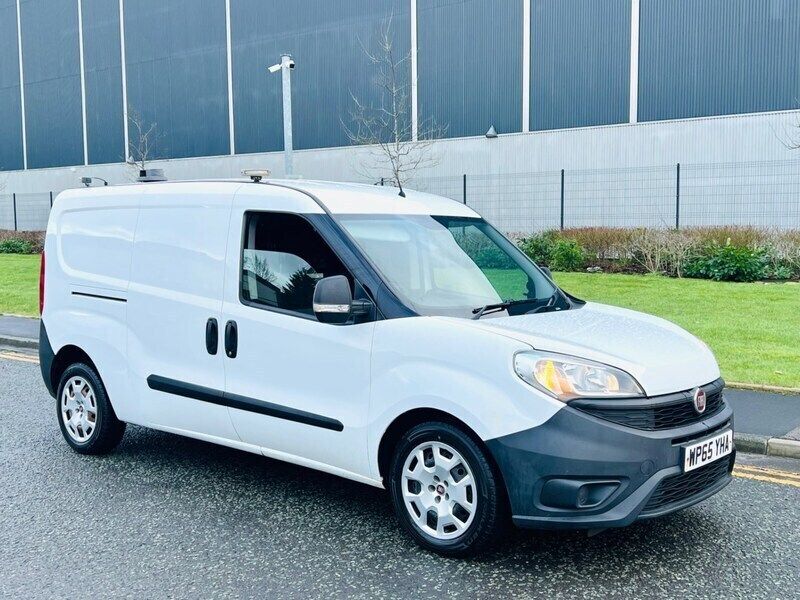 White Used 2015 Fiat Doblò MPV | £3,294 (Fair price) - Image 1/4