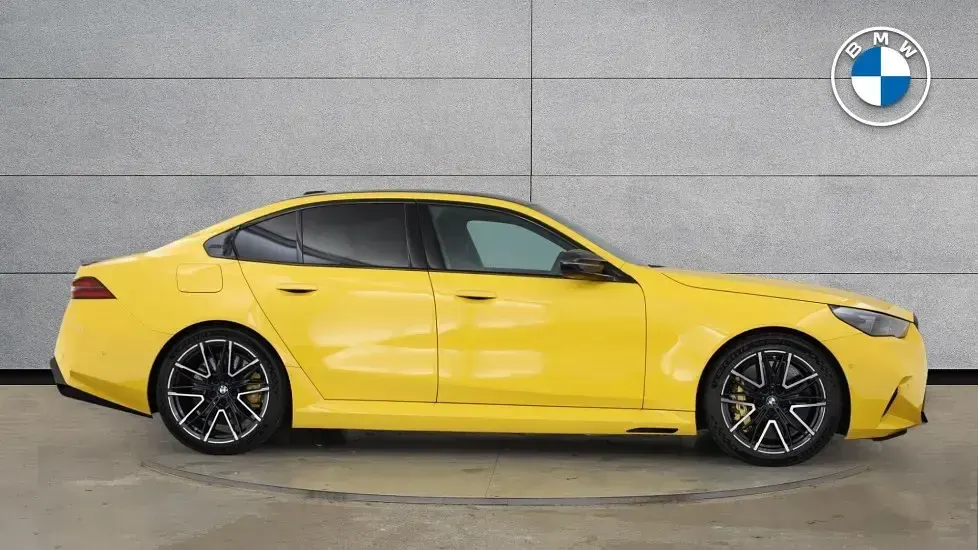 Usado BMW M5 Comfort Edition 717 CV (527 kW) 2024 Amarillo