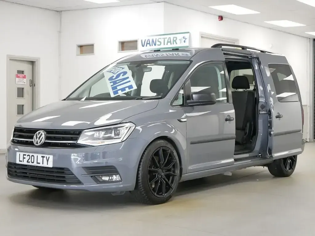 Usado VW Caddy Maxi 102 HP (75 kW) 2020 Cinzento Monovolume