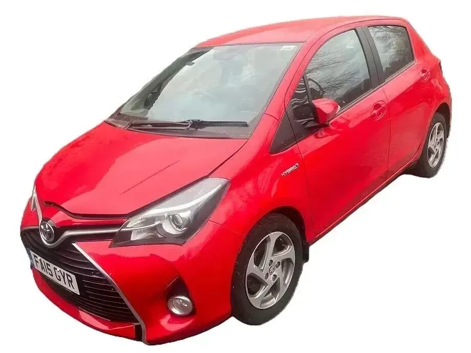 Second-hand Toyota Yaris Hybrid 101 CP (74 kW) 2015 Roșu Hatchback