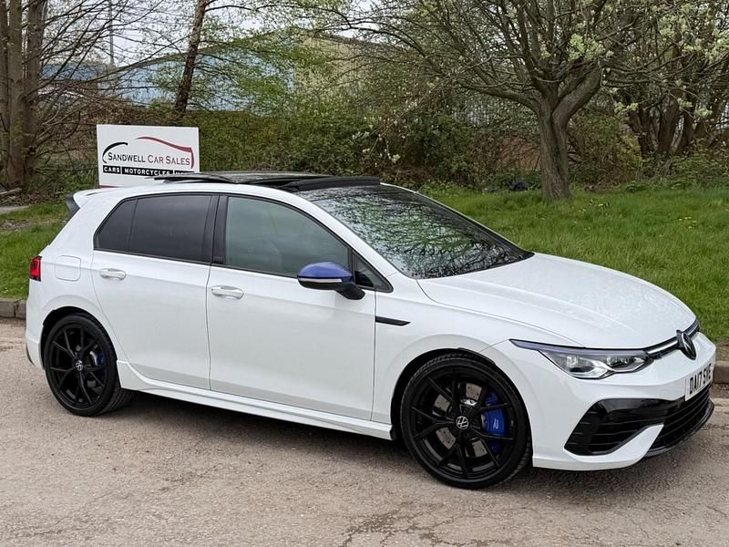 Second-hand VW Golf VIII R 2023 Alb Hatchback