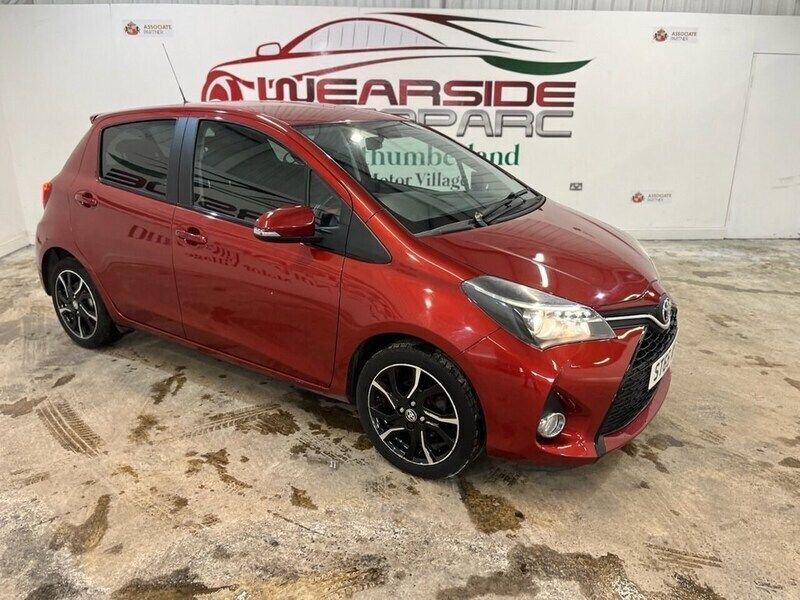 Red Used 2015 Toyota Yaris Sport Hatchback | £7,199 (Fair price) - Image 1/4