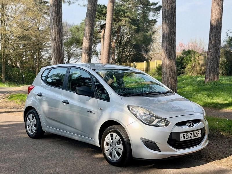 Used Hyundai ix20 Classic 90 HP (66 kW) 2012 Silver Hatchback
