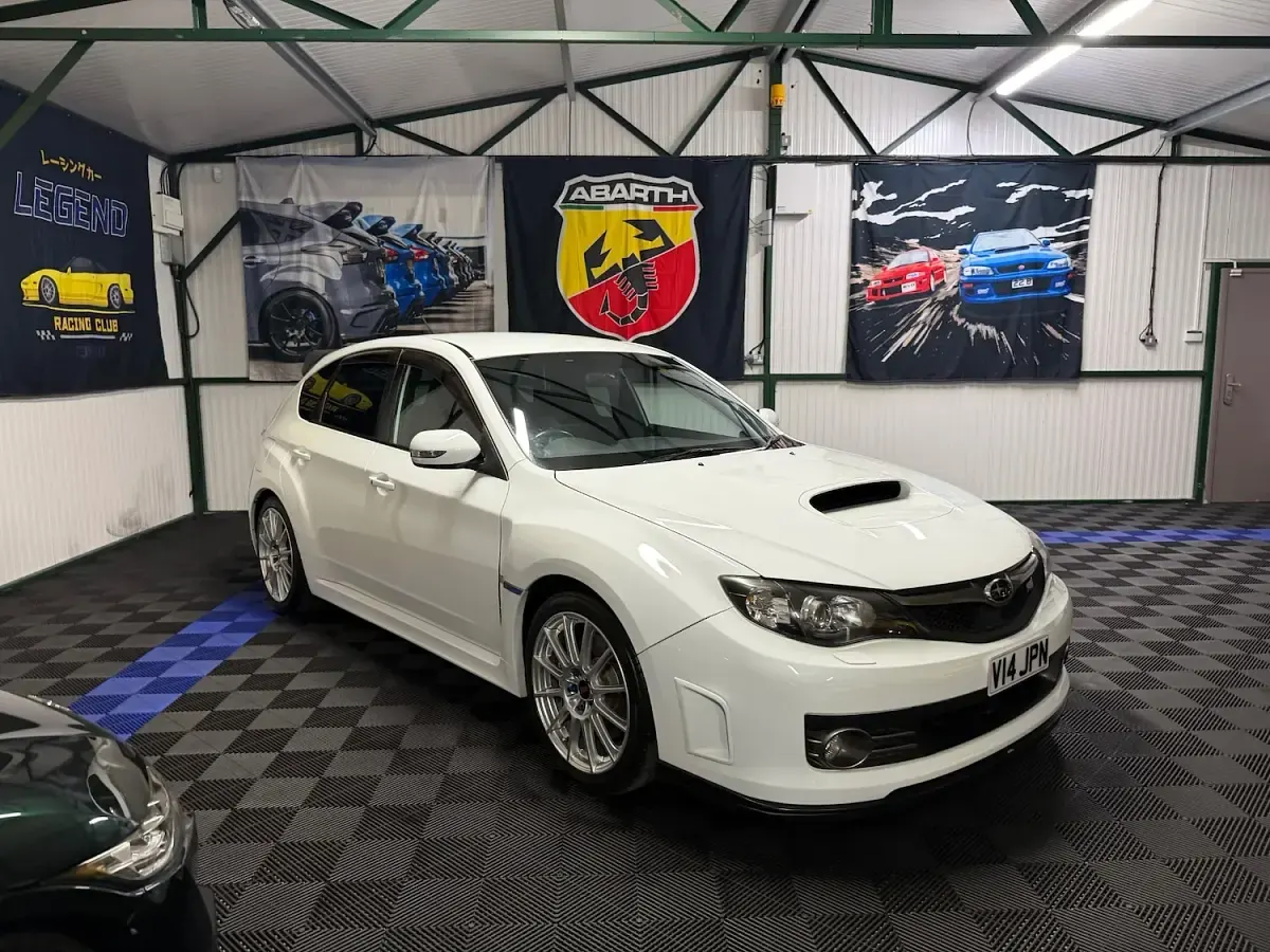 Used Subaru WRX STI 304 HP (223 kW) 2008 White Hatchback