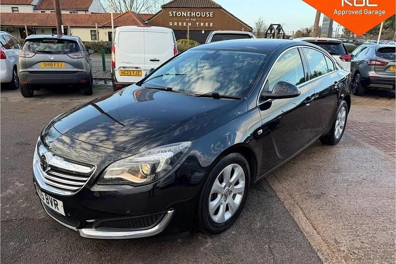 Black Used 2015 Vauxhall Insignia Hatchback | £2,995 (Fair price) - Image 1/1