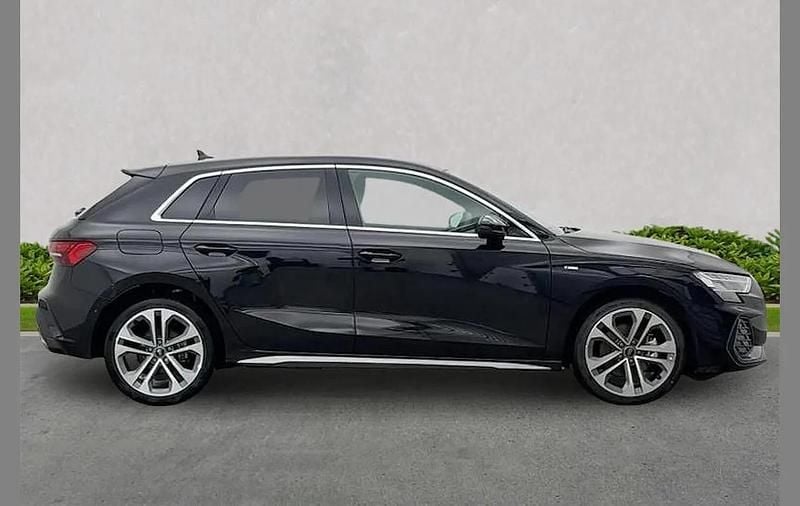 Used Audi A3 e-tron S-Line 200 HP (147 kW) 2025 Black Hatchback