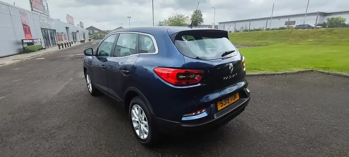 Begagnad Renault Kadjar Play 115 HK (84 kW) 2019 Blå SUV