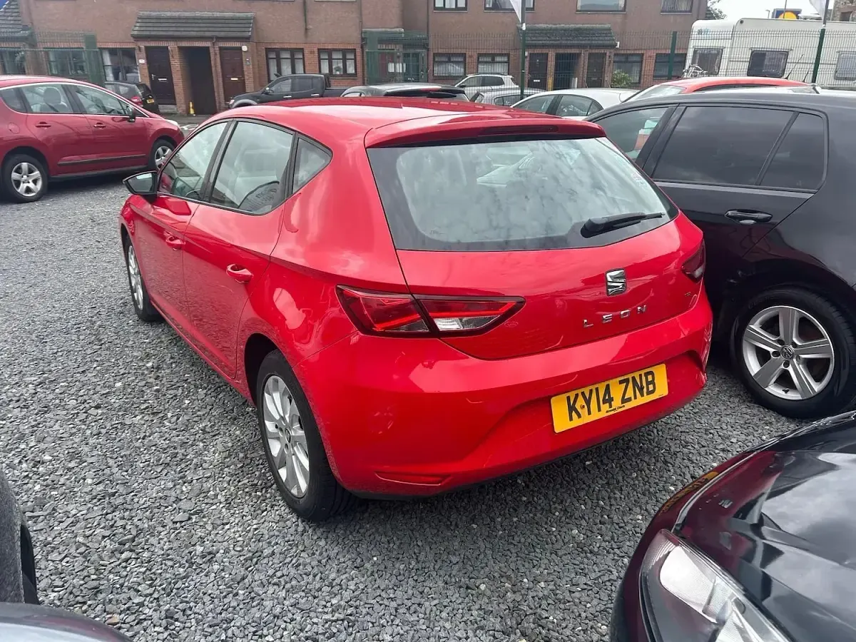 Used Seat Leon SE 105 HP (77 kW) 2014 Red Hatchback