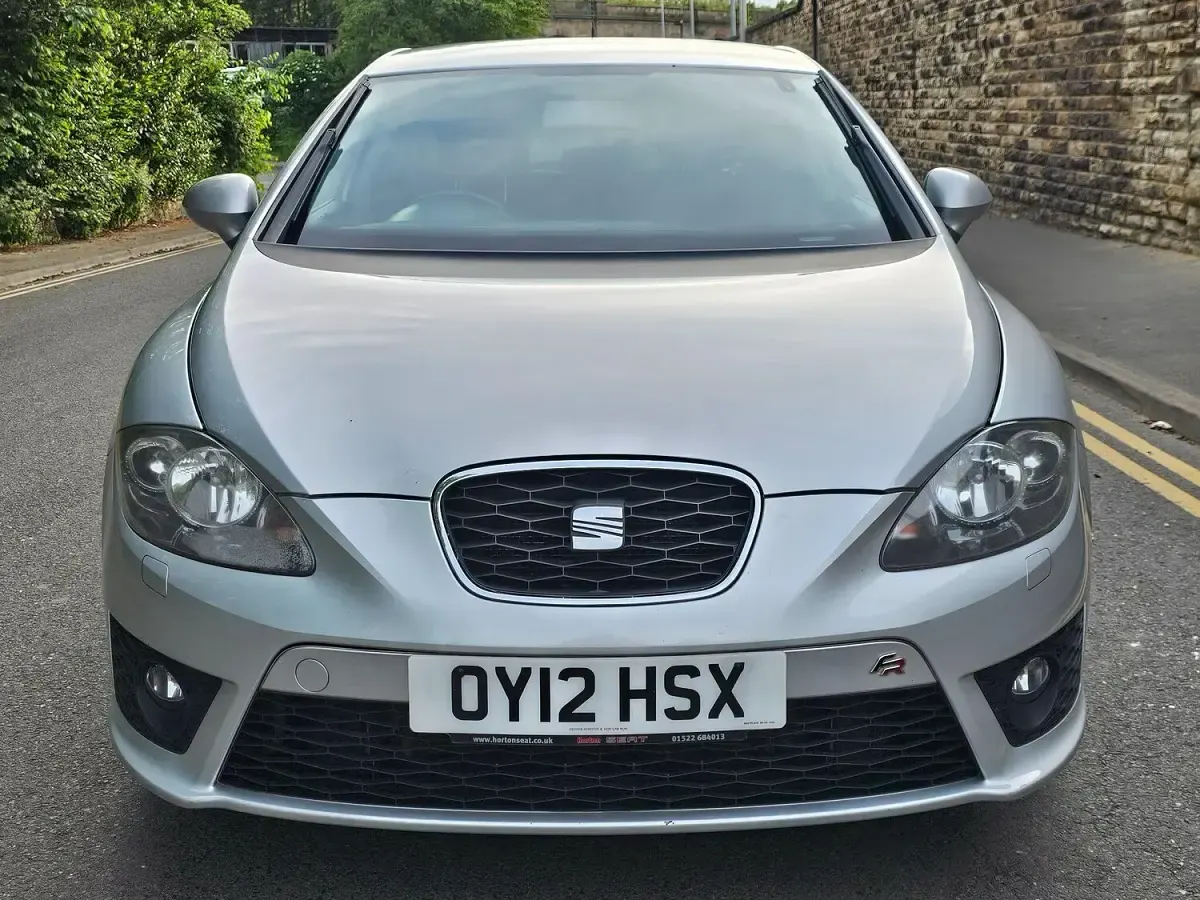 Used Seat Leon FR 170 HP (125 kW) 2012 Silver Hatchback