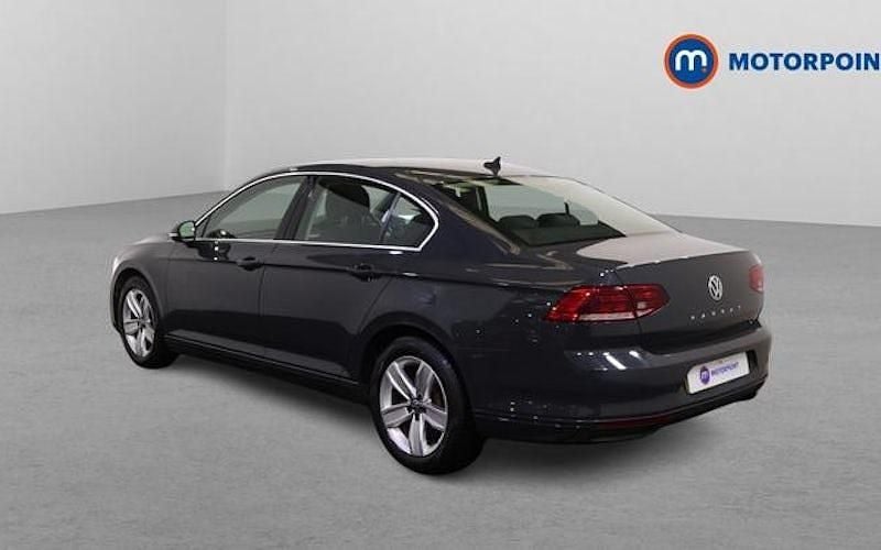 Used VW Passat SE 150 HP (110 kW) 2020 Grey Sedan