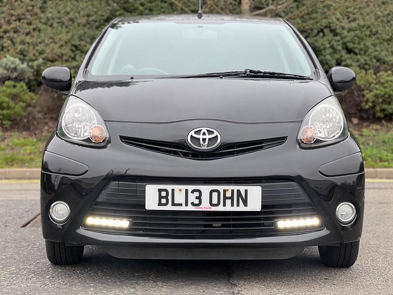 Used Toyota Aygo 68 HP (50 kW) 2013 Black Hatchback