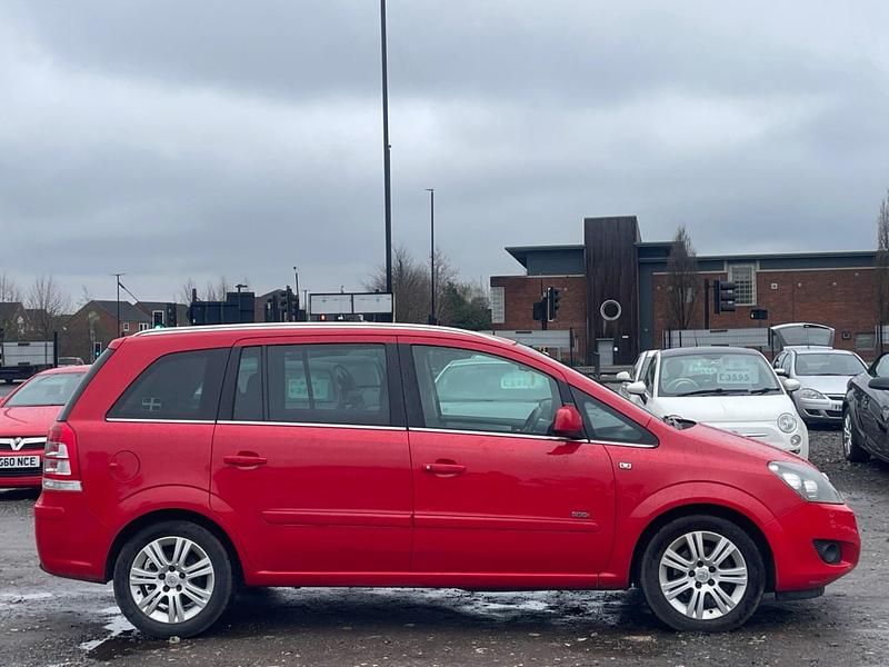 Used Vauxhall Zafira Design Edition 2012 Red MPV
