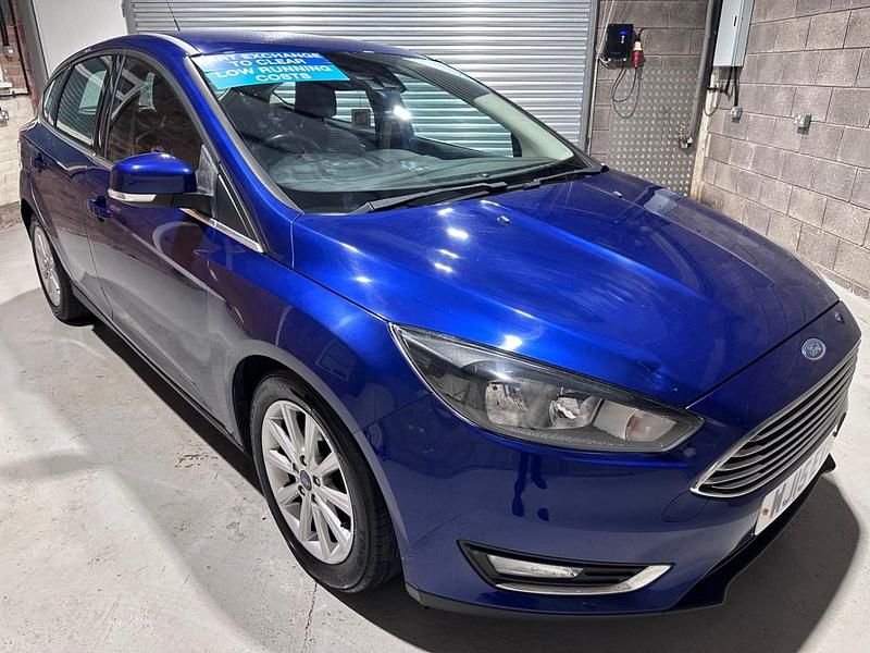 Used Ford Focus Titanium 125 HP (91 kW) 2015 Blue Hatchback