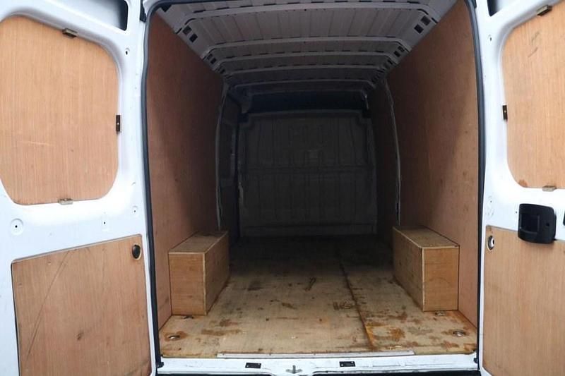 Used Peugeot Boxer 140 HP (102 kW) 2022 White Van