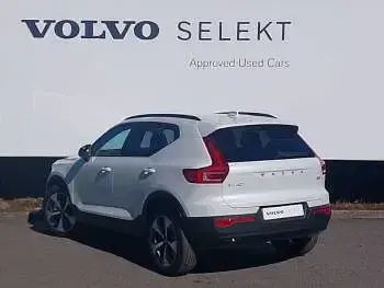 New Volvo XC40 Plus 163 HP (119 kW) 2025 White SUV
